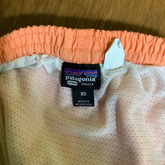 Patagonia Baggies Sz XS Tangerine - Picture 3 of 9